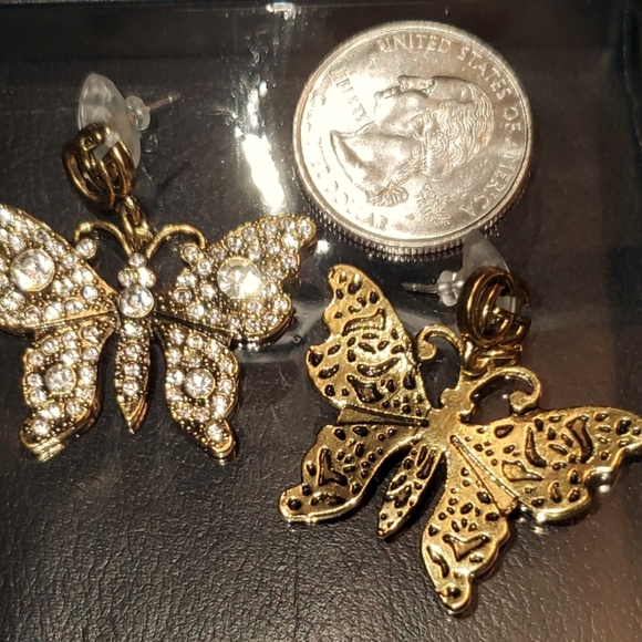 GG Butterflies 🦋 Rhinestone Antiqued Brass Tone Earrings GUC - Picture 2 of 2